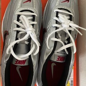 Men Nike Size 9 or 10 Brand New